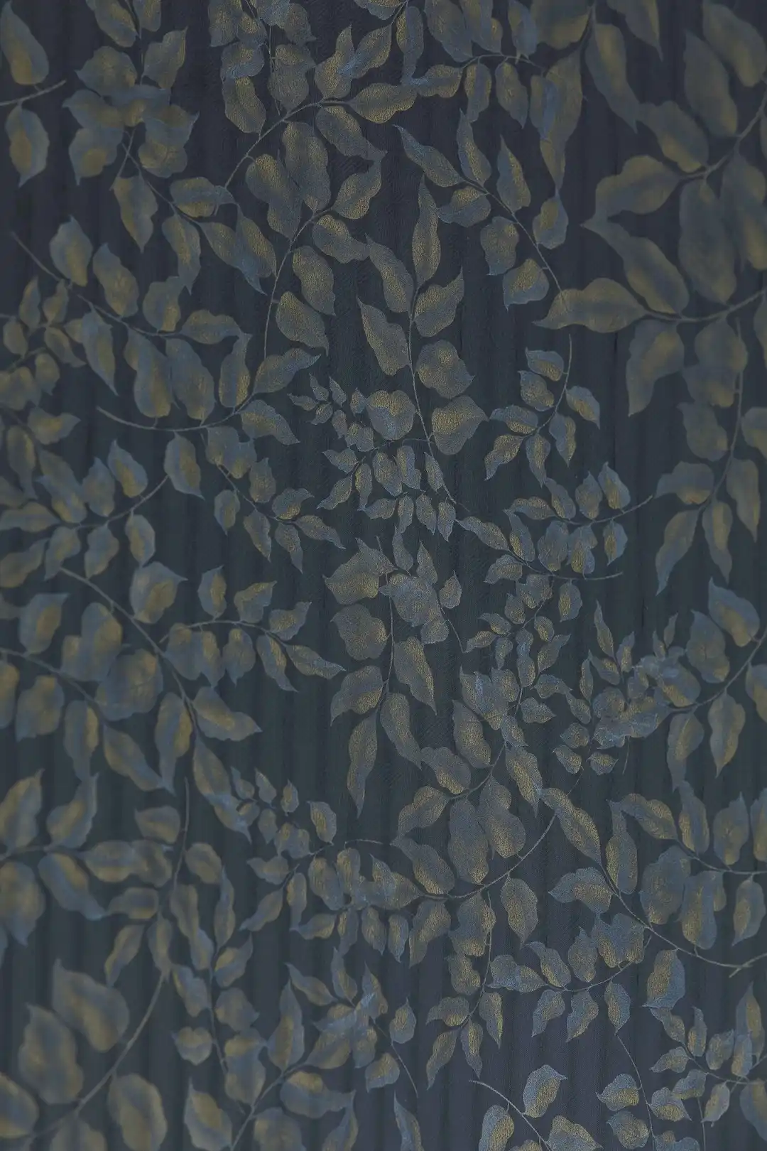 Metallic Leaf Fluted Laminate